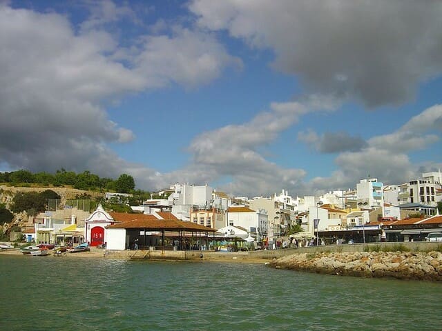 Fai-una-gita-nella-citta-di-Alvor