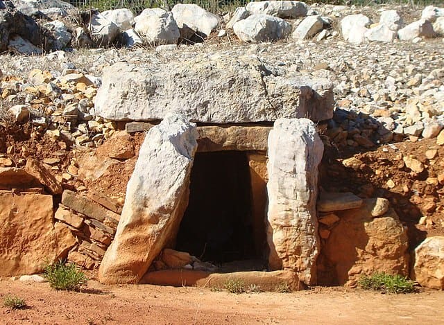 Voir-les-monuments-megalithiques-dAlcalar