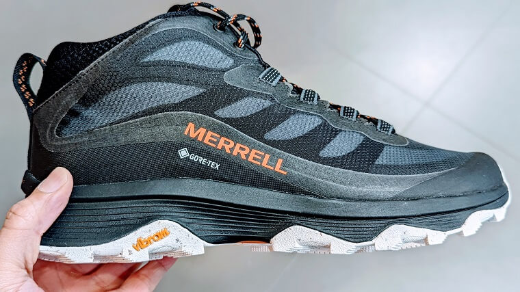 chaussures hautes de randonnée merrell